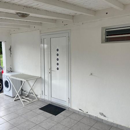 Logement De 40M2 Avec Terrasse, Moderne Et Equipe Petit-Canal Exterior photo