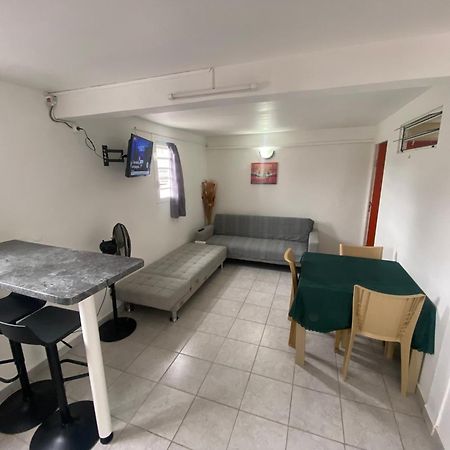 Logement De 40M2 Avec Terrasse, Moderne Et Equipe Petit-Canal Exterior photo