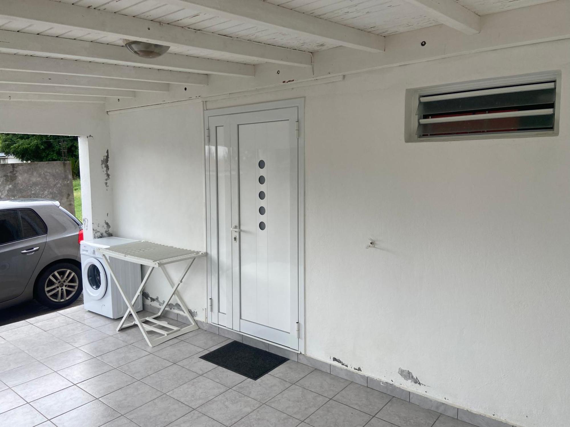 Logement De 40M2 Avec Terrasse, Moderne Et Equipe Petit-Canal Exterior photo